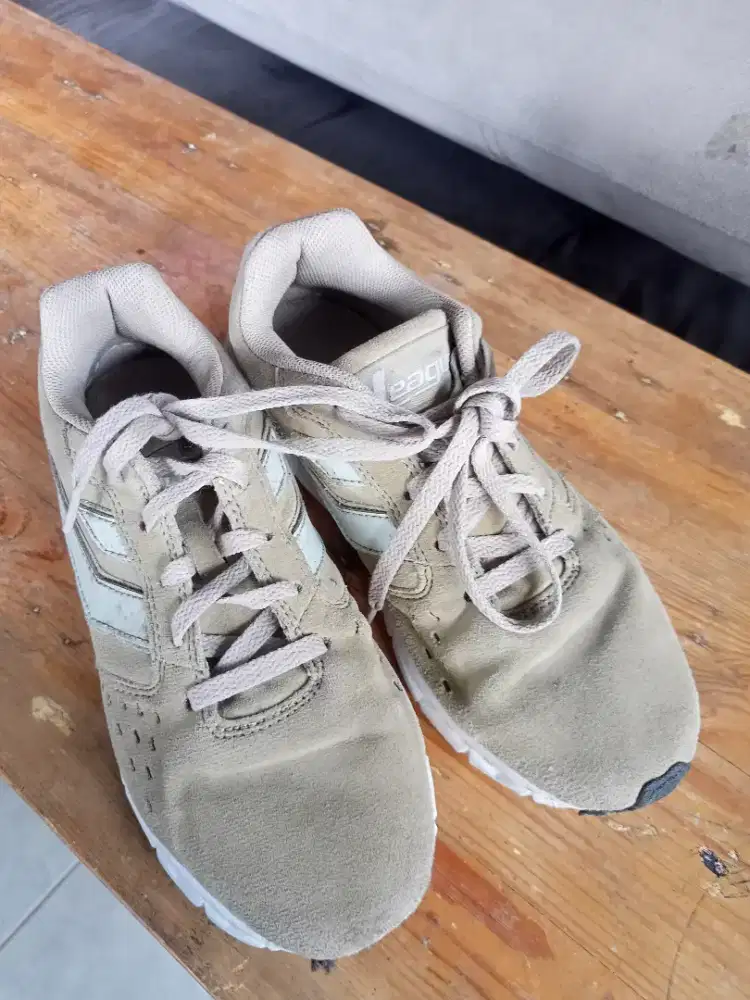 Sepatu League ORI Preloved Ringan