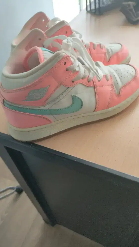 Air Jordan mid like new