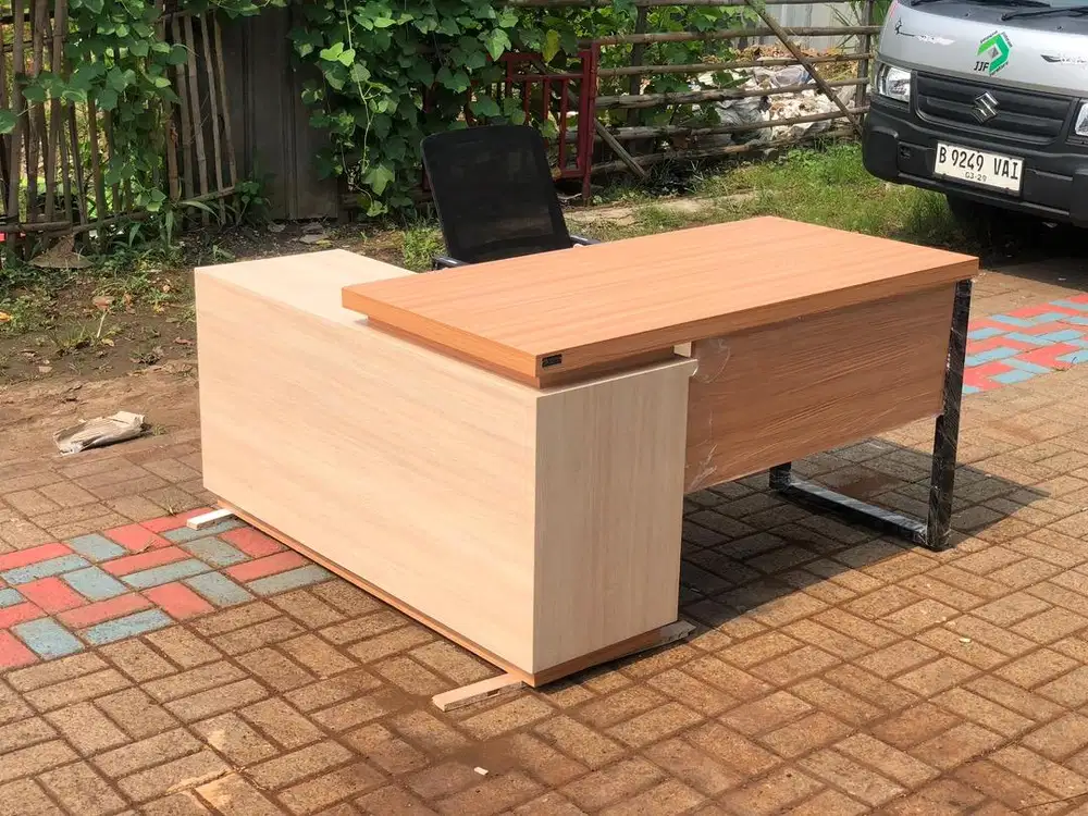 meja L direksi kantor 140 x 140