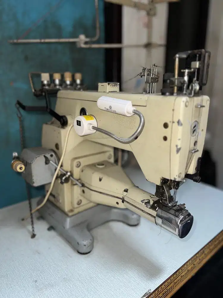 Mesin jahit overdeck kumis semi flatseam