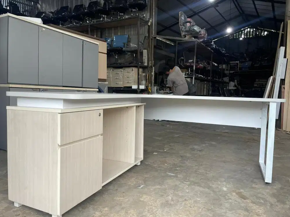 meja direksi L 160 x 130