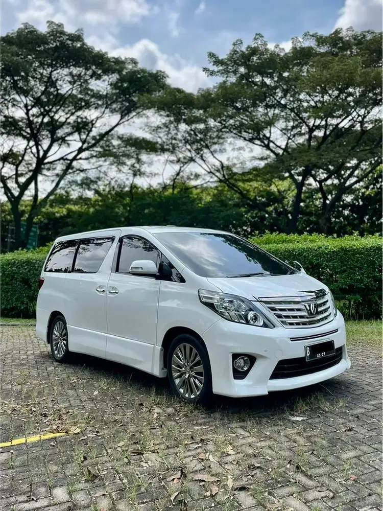 Toyota Alphard S Gold 2013