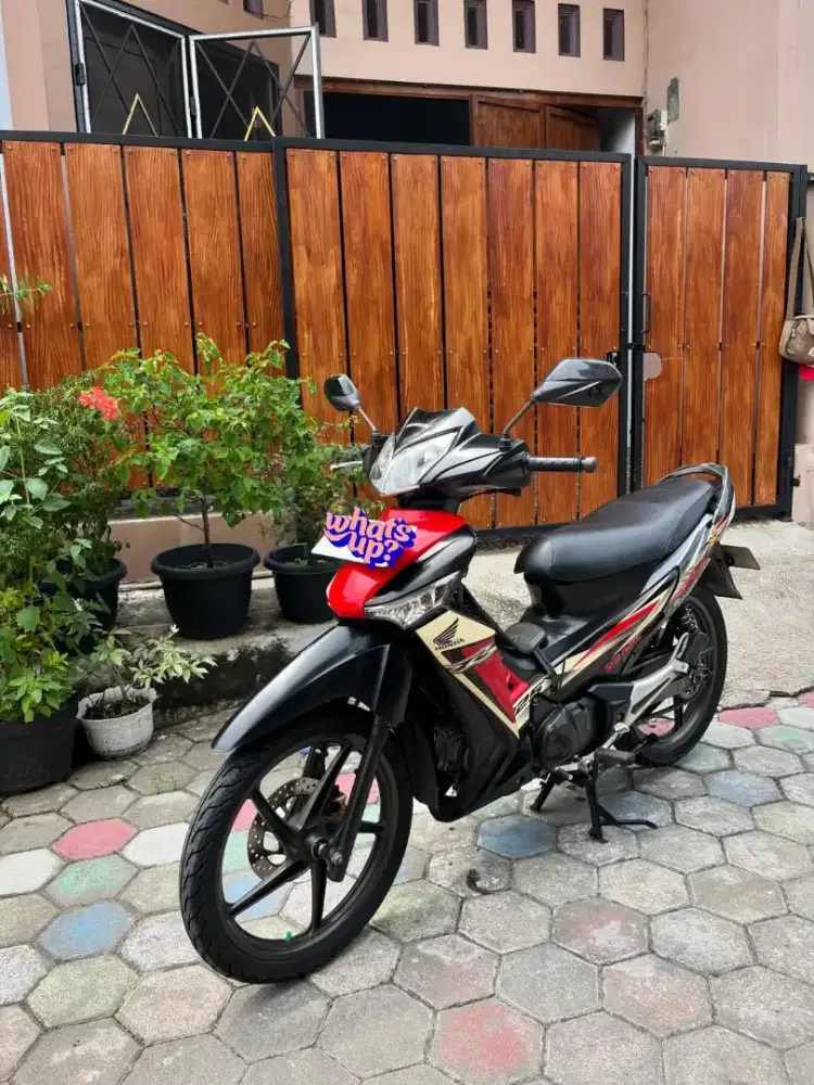 Supra x 125 one heart karburator istimewa orisnil B DKI PUSAT