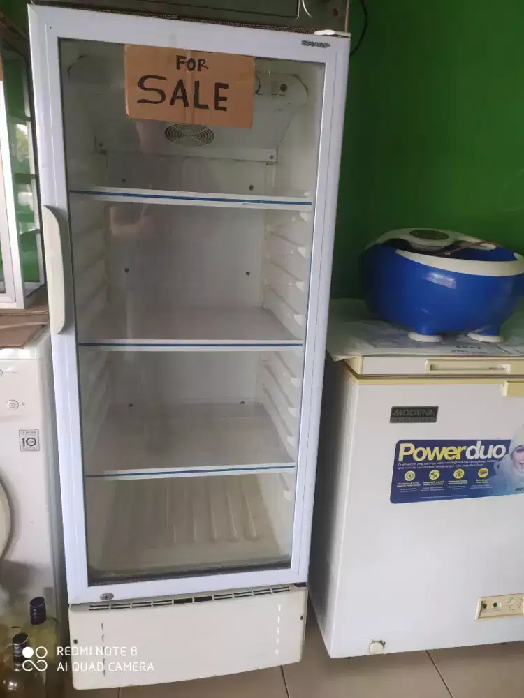 Showcase pendingin minuman