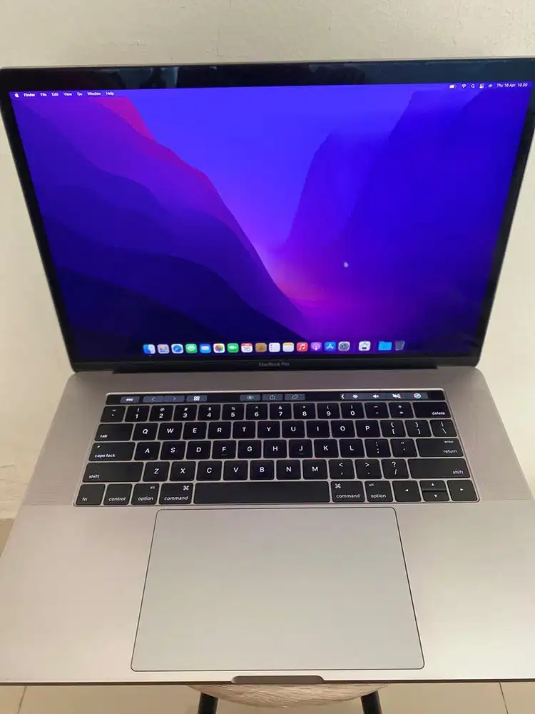 Macbook Pro Touchbar core i7 RAM 16GB mulus no minus