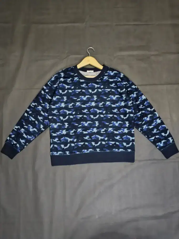 Crewneck Army Global Uniqlo