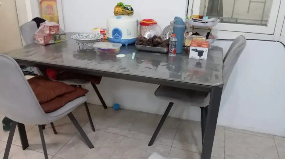 Dijual cepat meja makan