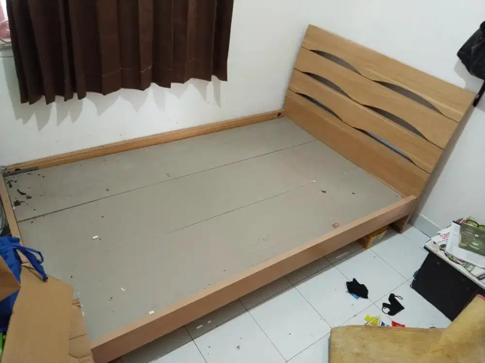 Dipan bingkai kasur