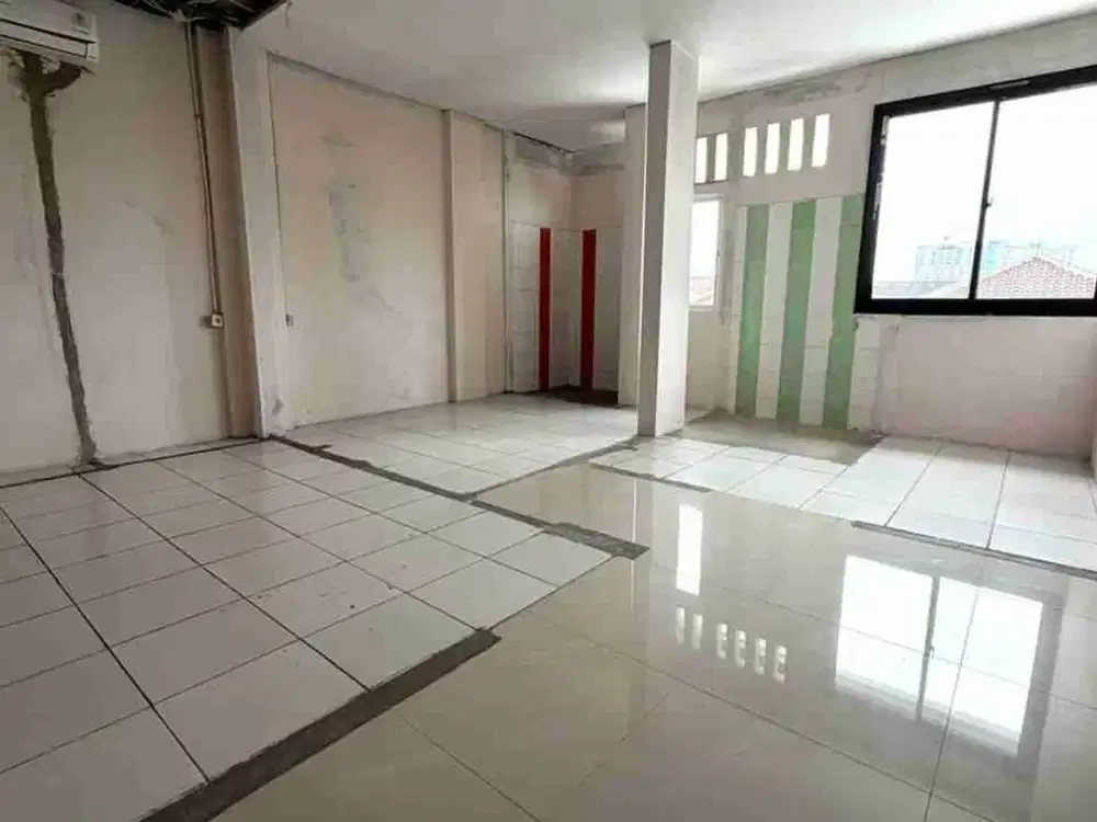 DIJUAL RUMAH 3 LANTAI DI SEKTOR 1G GAding Serpong lokasi strategis