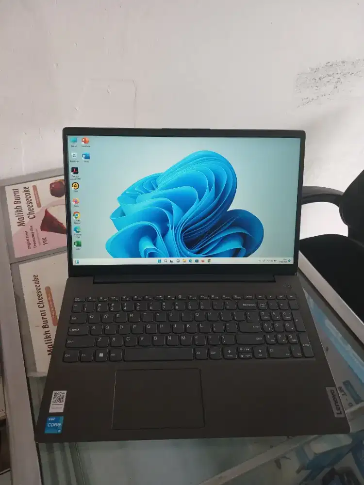 Laptop Lenovo V15 G3 Core I3-1215U Ram 8 Ssd 512