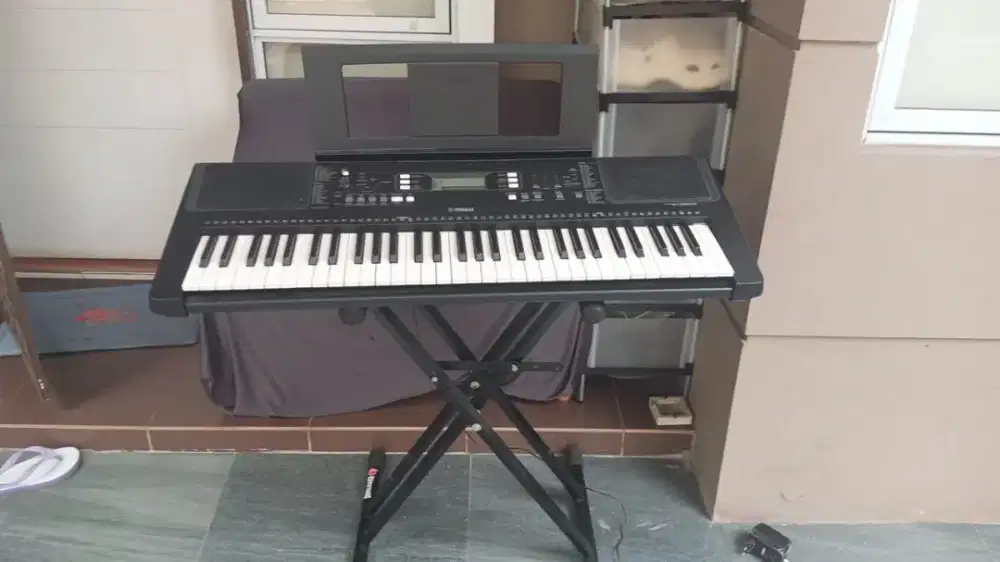 Jual Yamaha PSR-E363 Keyboard Piano Murah – Full Set Stand, Like New