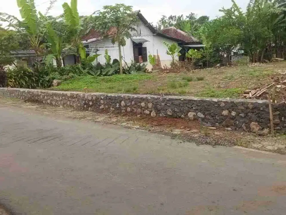 Tanah kosong perkampungan dekat Puskesmas Sokaraja Banyumas