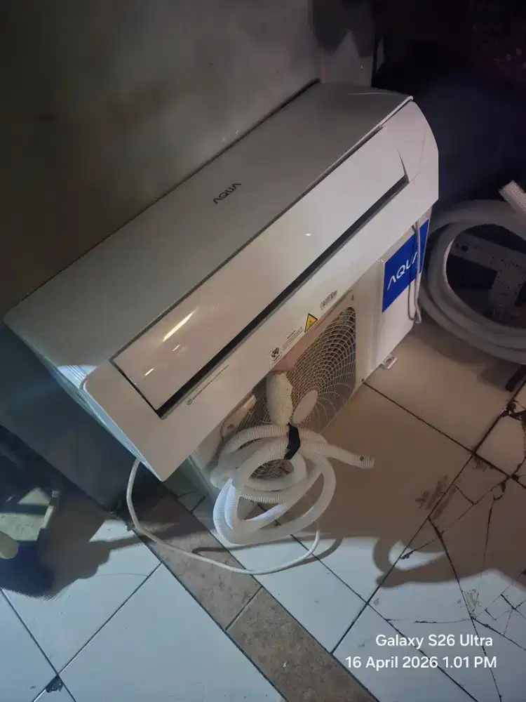 AC merk aqua 1/2 pk second like new