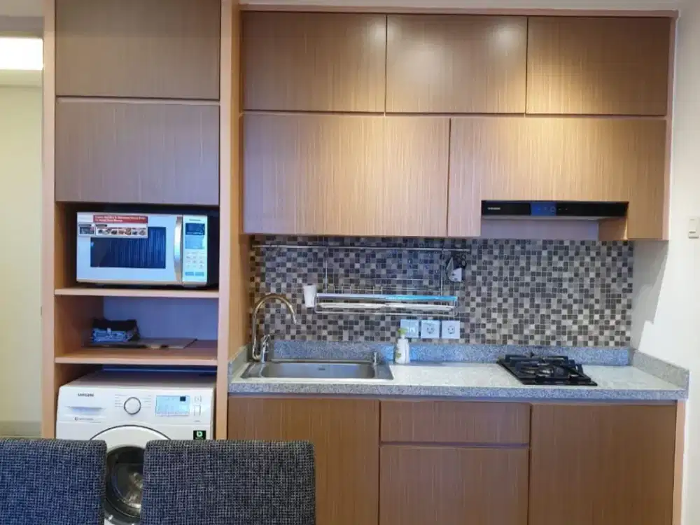 Murah Apartemen La Riz Mansion Pakuwon 2BR Furnish Lantai Rendah View Pool