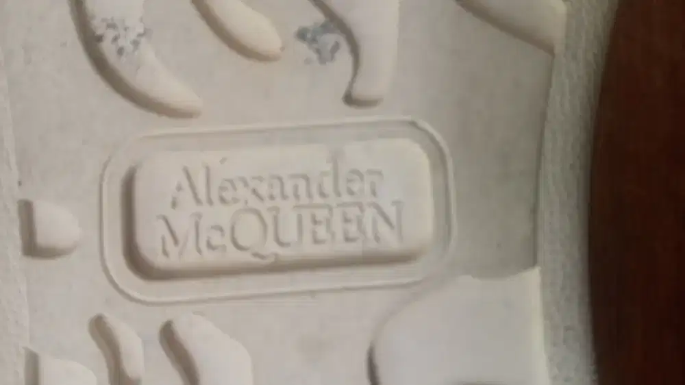 Sepatu Alexander MeQueen