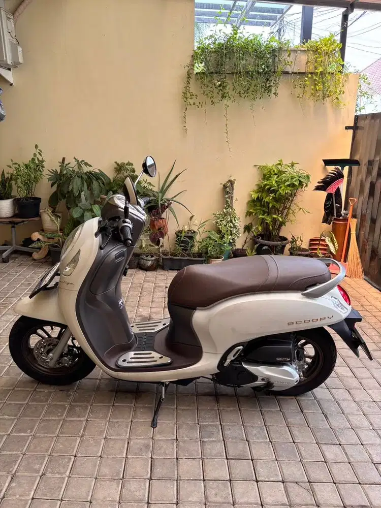 Honda Scoopy Prestige Keyless Putih Tahun 2023 Low KM