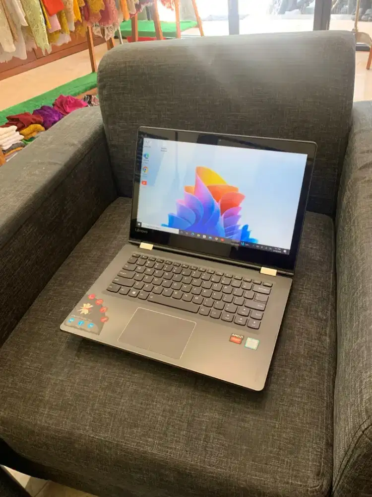 Laptop lenovo yoga 510 layar sentuh i5 ram 4- ssd 255 ,,ada minus body