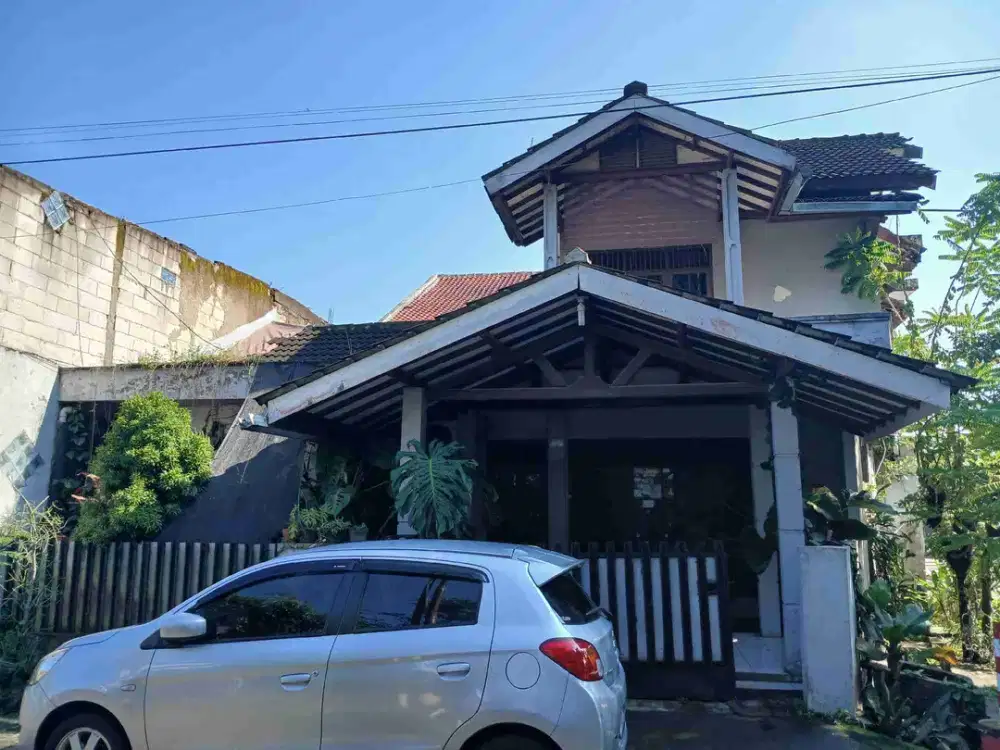 Dijual Rumah 2 Lantai di Taman Pagelaran