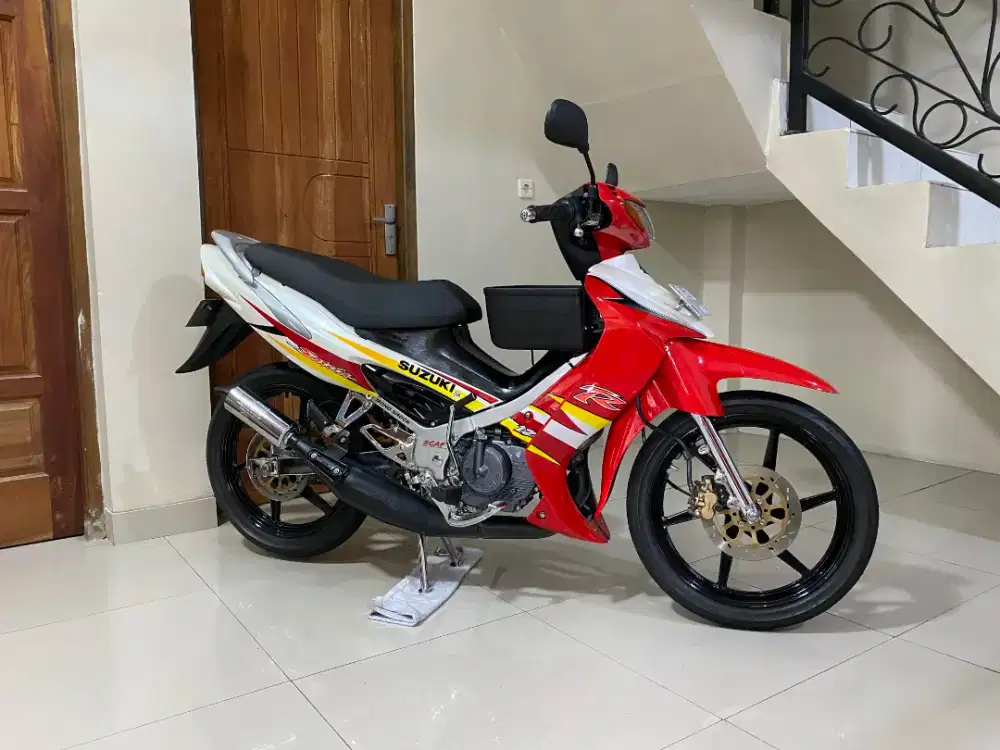 SUZUKI SATRIA HIU 2004 MERAH