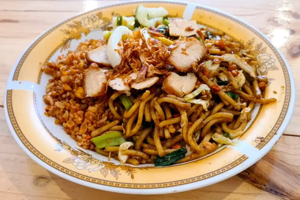 cari kru wanita jaga stand makanan dan minuman