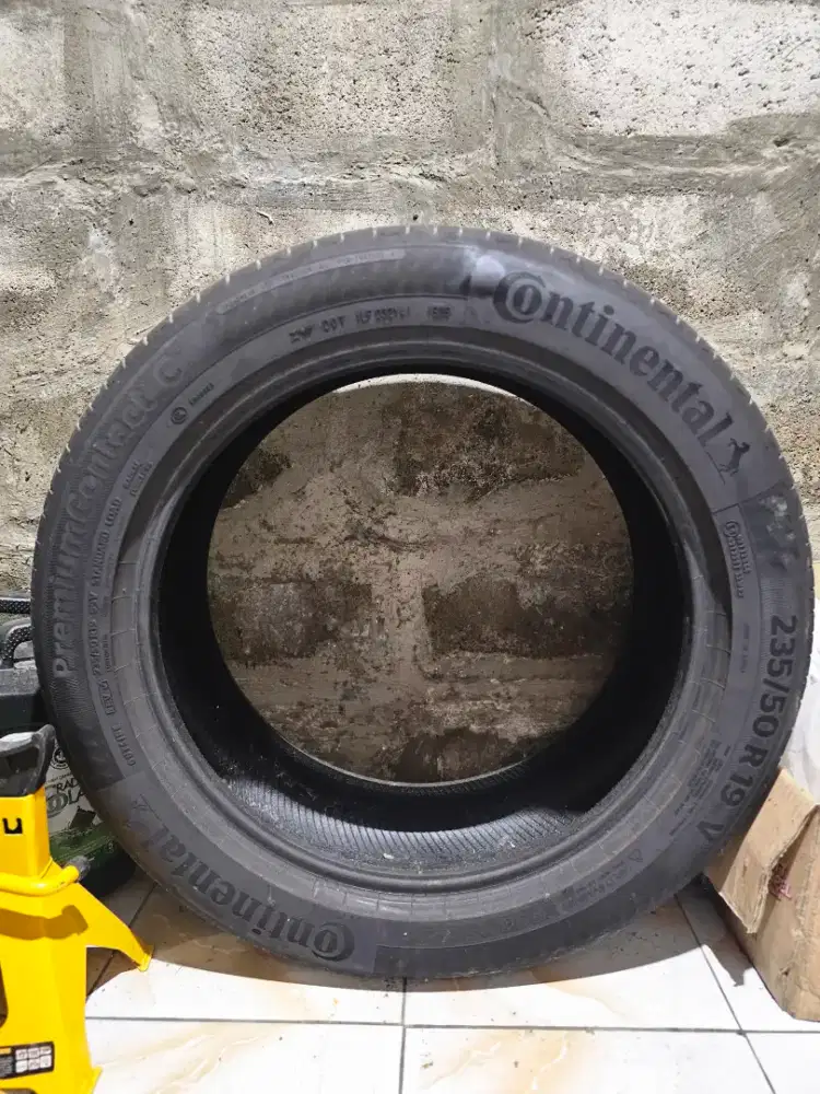 Ban Mobil Continental Premium Contact 235/50 R19