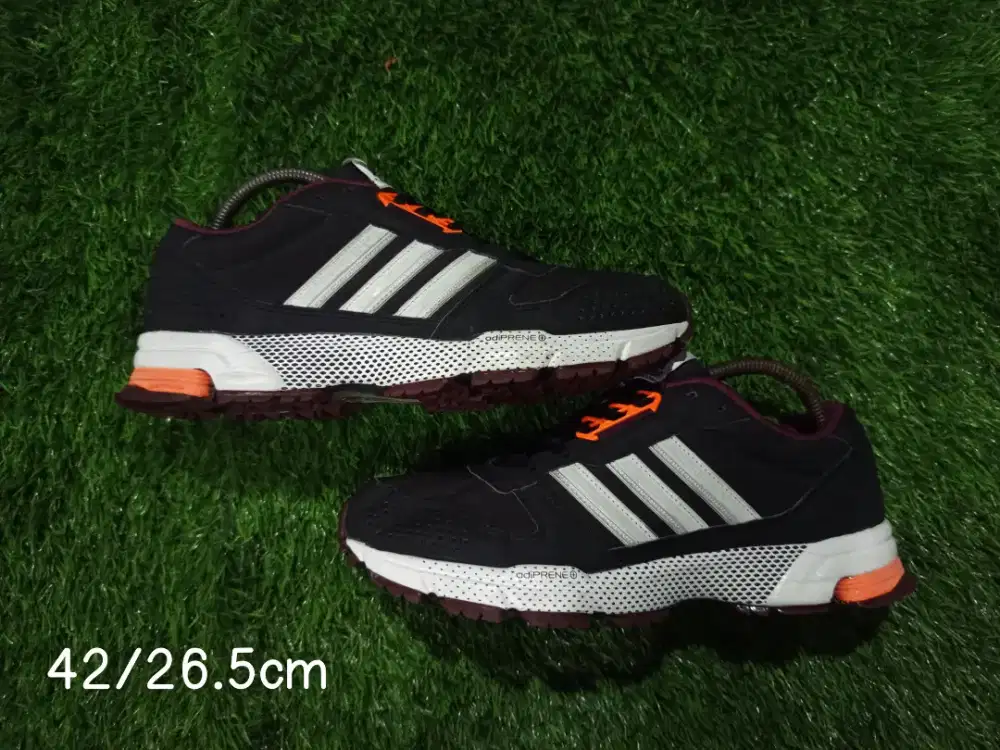 Adidas Marathon TR10 Black/White •Preloved,Second,Thrift•