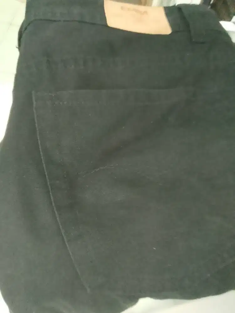 Jual clana pria merek Emba 68 baru beli belom dipakai dipakai dua kali