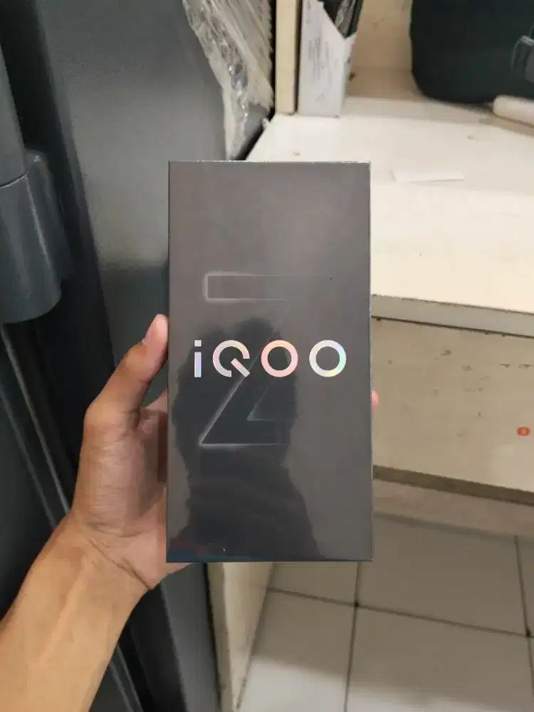 Iqoo Z10R 8/256 new, segel