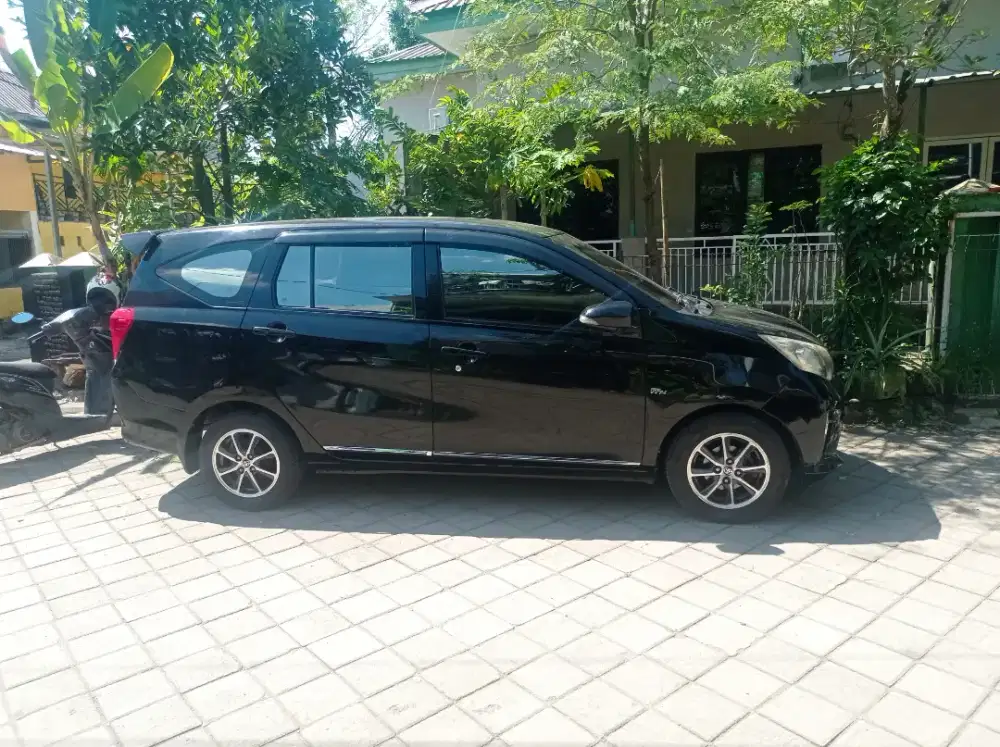 Mobil Calya 2017 matic
