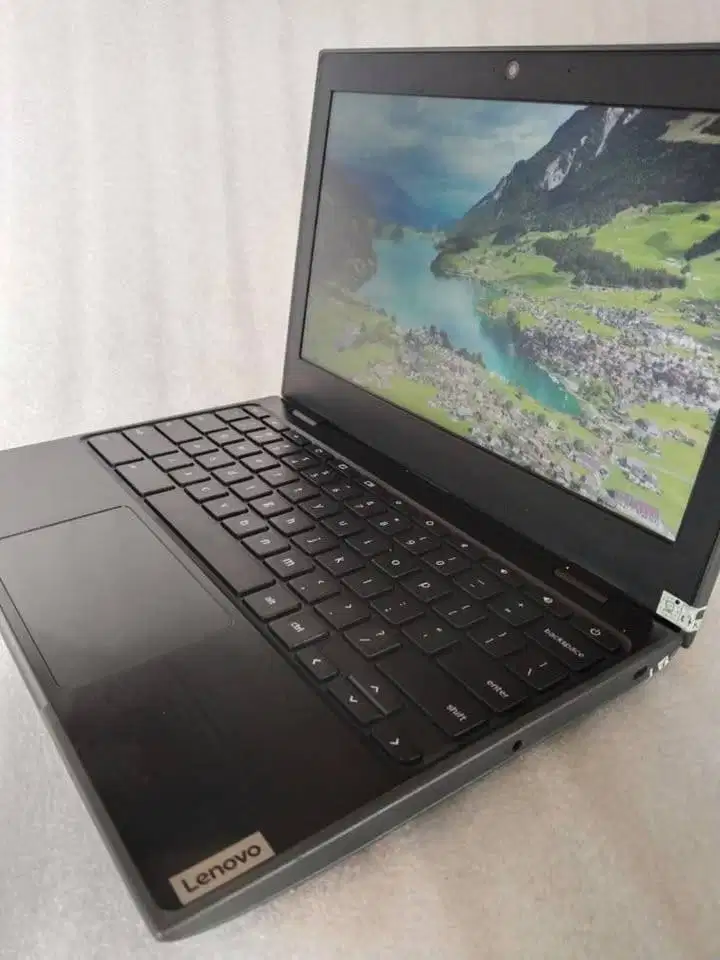 Laptop Chromebook 100e ram 4/32 GB Chrome OS/ Windows - Banyak Bonus