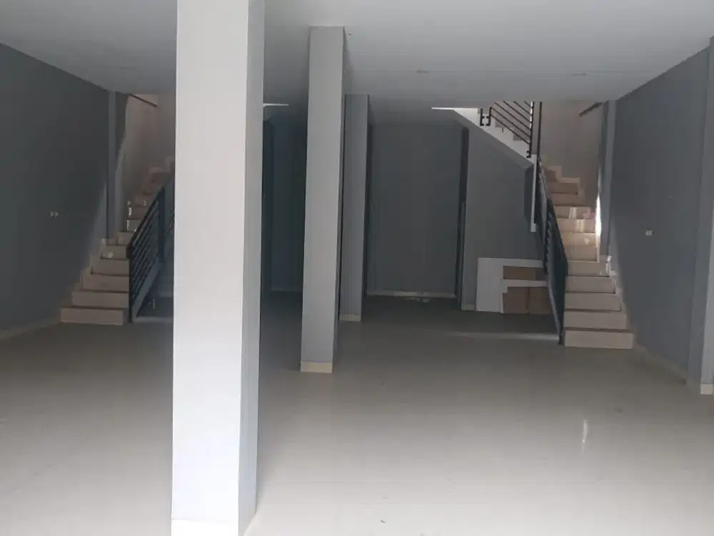 JUAL CEPAT! Ruko Pinggir Jalan Raya Bekasi – Bisa Dibagi Jadi 2 Unit, Potensi Income Ganda!