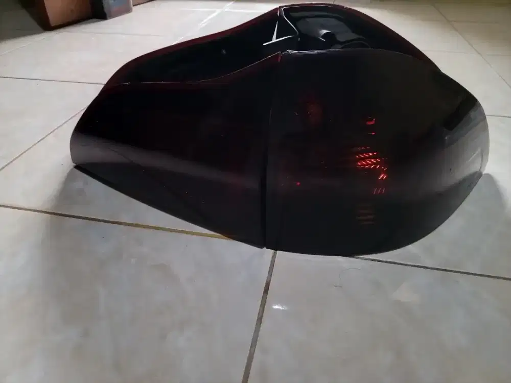 Reflektor belakang mobil pajero ORI copotan