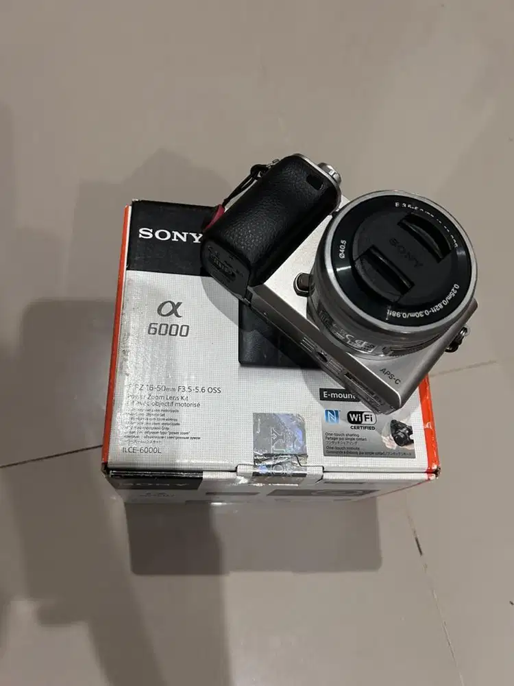 Sony A6000 + Lensa Kit - Mulus, Siap Pakai, Nego Halus