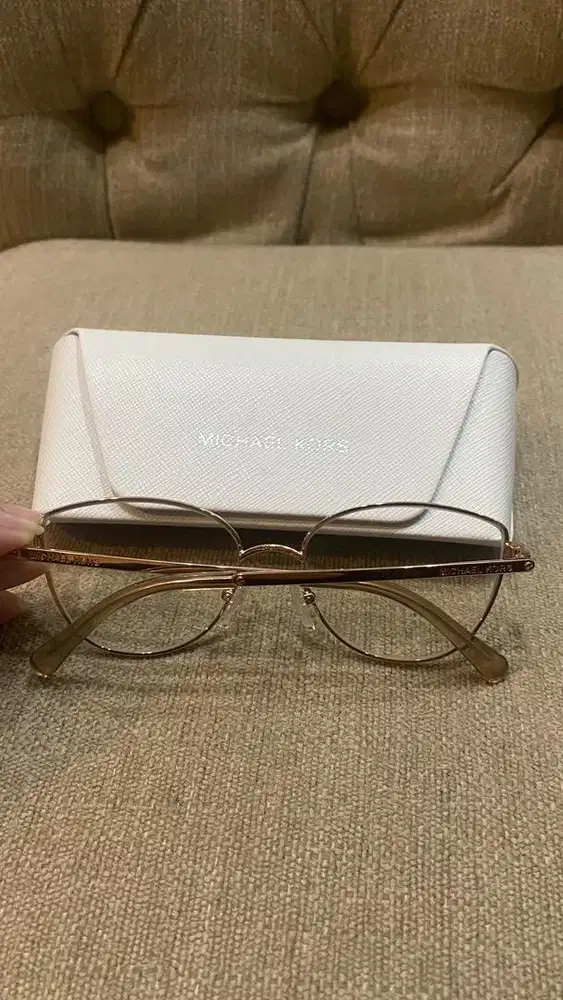 Kacamata brand Michael Kross