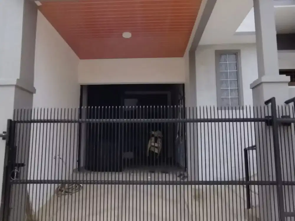 Dijual Rumah di Raden Saleh Raya di Karang Tengah, Uk.10x14,3M2