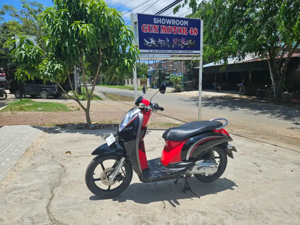 Di jual honda scoopy tahun 2012