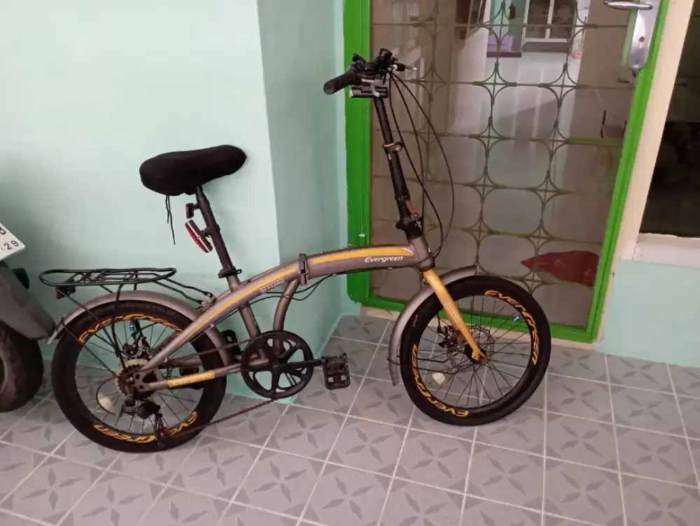 Dijual sepeda lipat evergreen bekas , jarang digunakan
