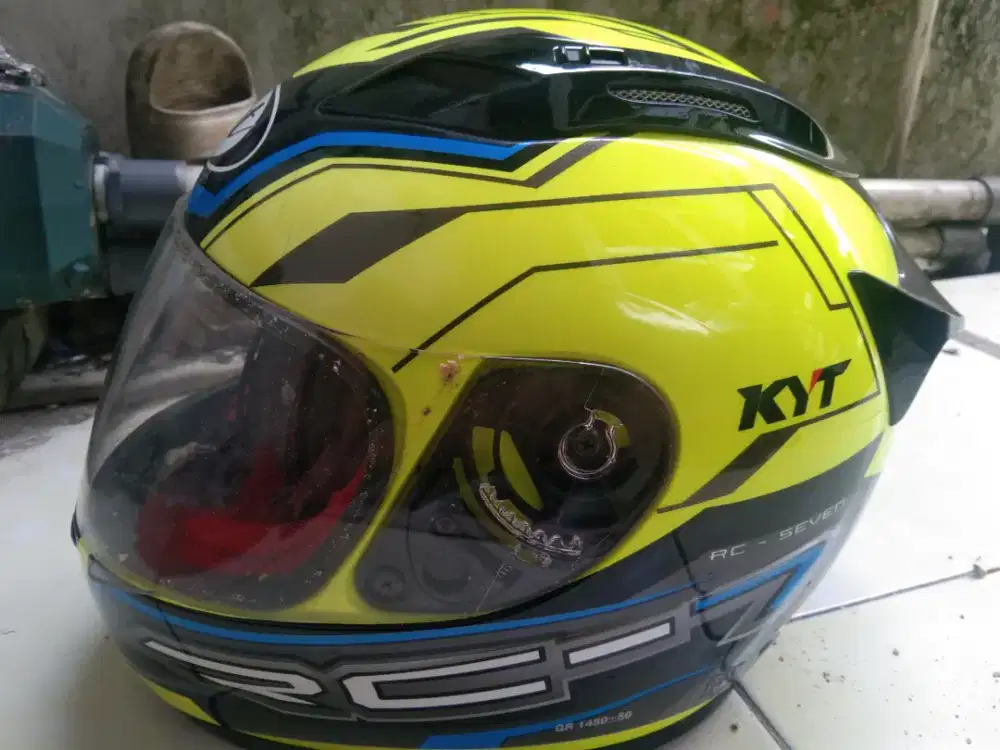 Jual helm KYT murah 200rb