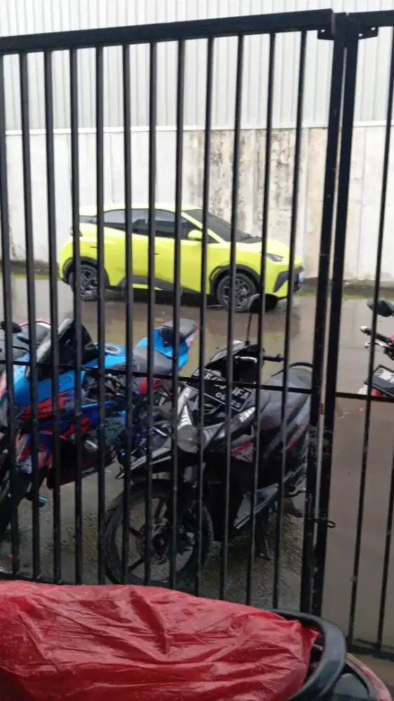 Kurir motor daging B2