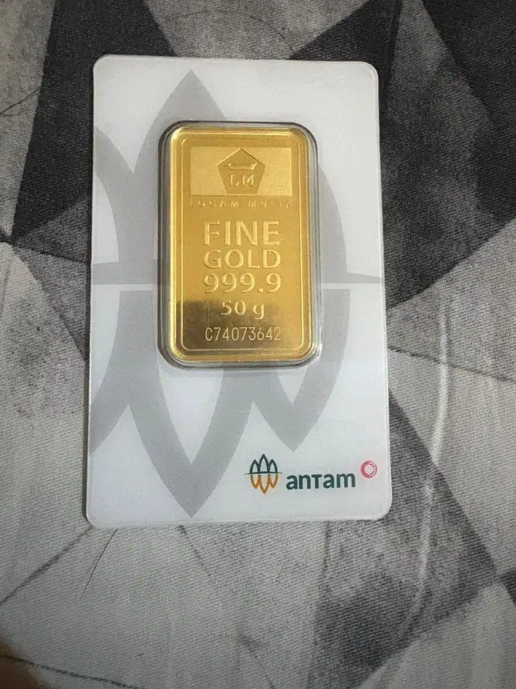 Logam mulia antam 50 gram