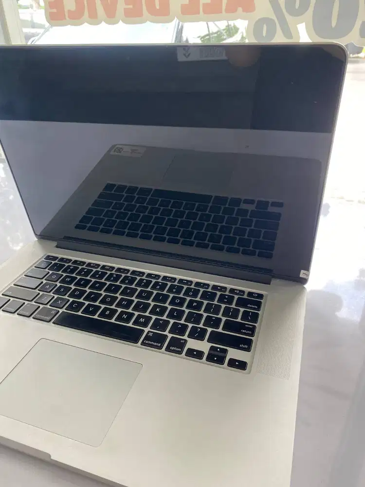 macbook pro 2014 i7 15 ( silver)