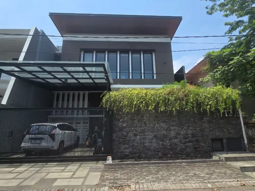 RUMAH SHM 2,5 LANTAI CANTIK SEMI FURNISH ARAYA GALAXY BUMI PERMAI SURABAYA KHA113