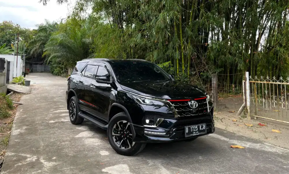 Fortuner VRZ TRD Sportivo
Diesel Matic Tahun 2021