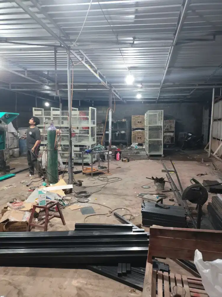 Tukang las pengalaman