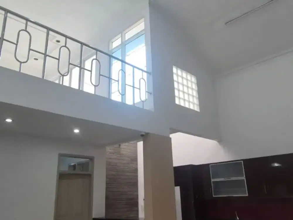 Turun Harga, Rumah Tinggal Siap Huni, Berlokasi Di Kawasan Tenang Taman Holis Indah, Bandung