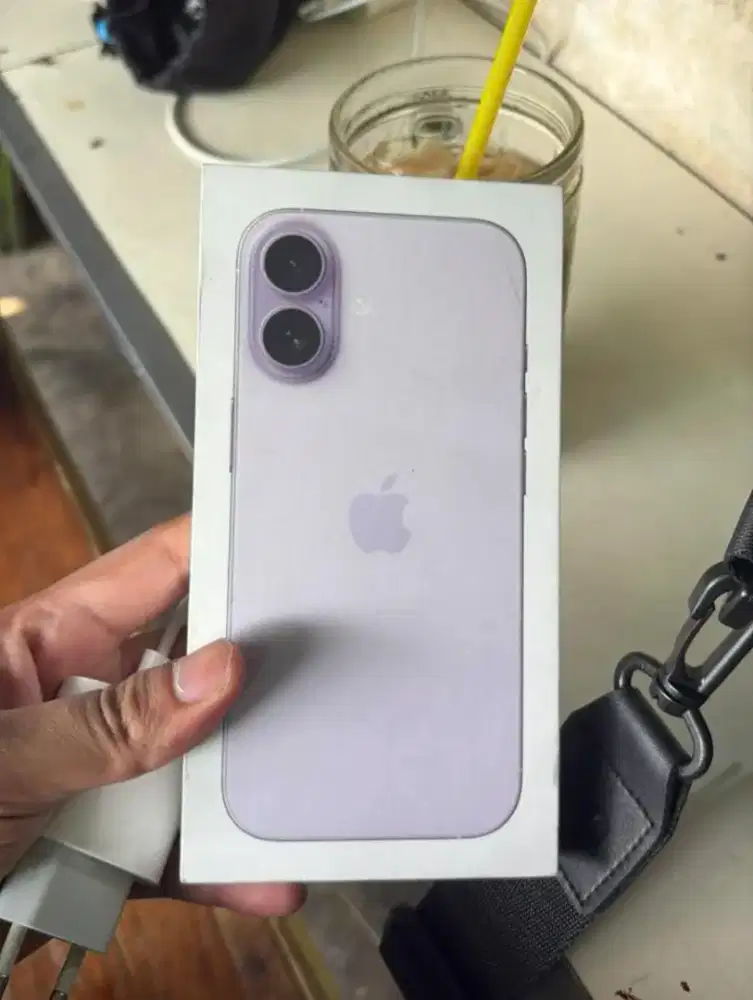 Iphone 17 lavender 256 garansi resmi (SEGEL)