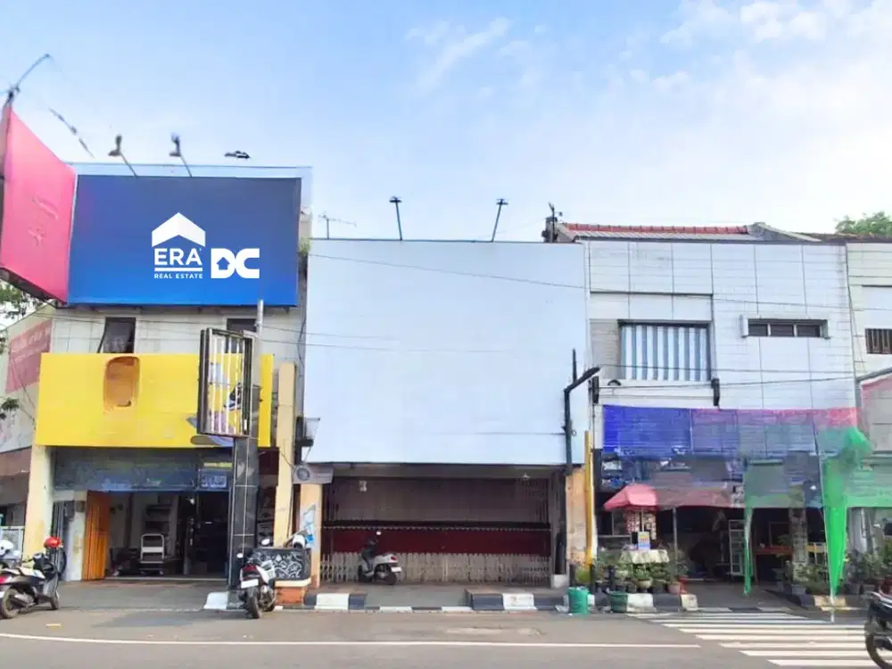 JUAL SEWA Ruko Potensial Bisa Usaha Serta Hunian di Pinggir Jalan Alun Alun Kudus