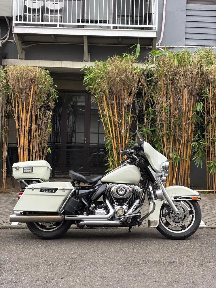 Electra police 2010 fullwhelen,roadking,roadglide,ultralimited