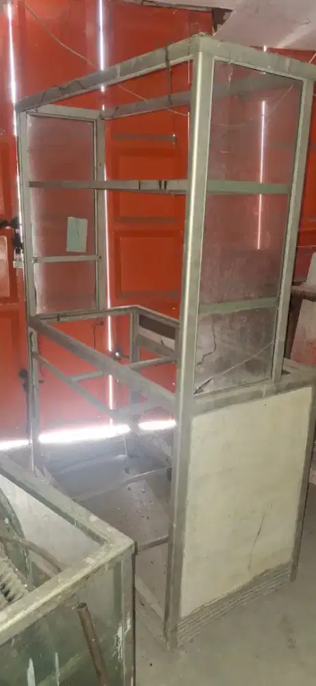 jual bekas etalase kaca murah bisa nego