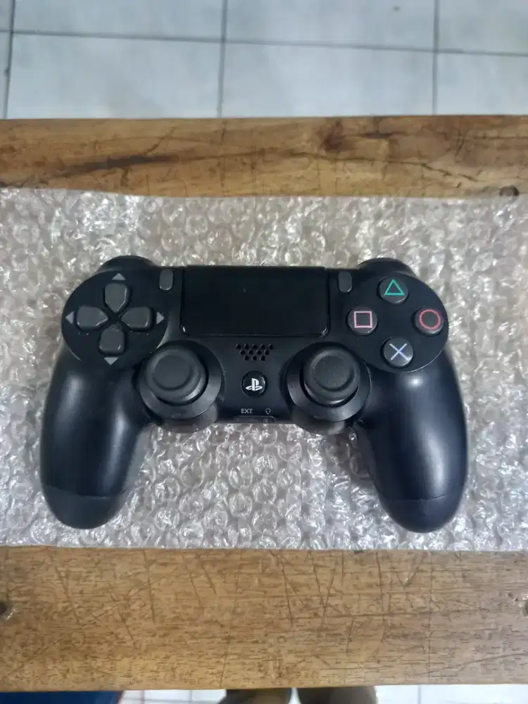 STIK PS4 ORIGINAL MESIN SONY INDONESIA TAHUN PRODUKSI 2019